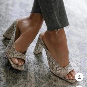 Cute Express snakeskin square peep toe heels Grey, beige